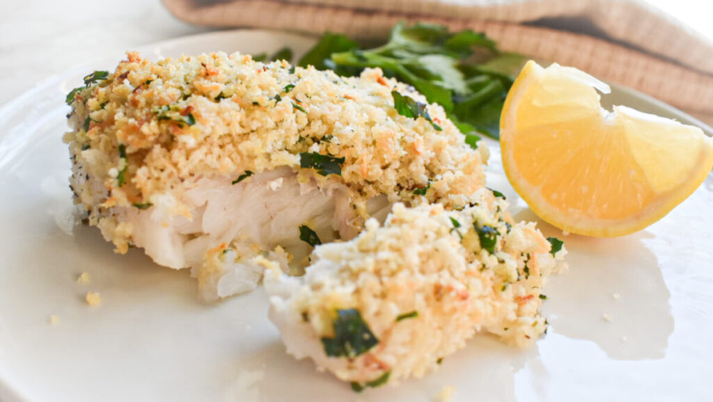 Cod fillet with lemon pank parmesan topping