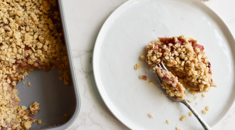 strawberry oat bars with no added sugar